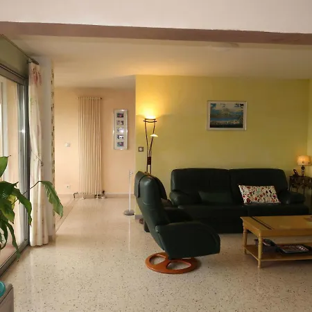Mediterranee Apartment *